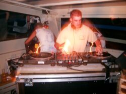 Boot Party mit DJ Pat Nightingale | Zürichsee > Freitag 01.08.2003