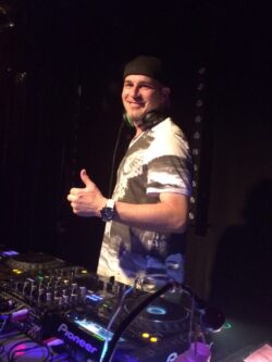 Thirtylicious mit DJ Pat Nightingale | Salzhaus Winterthur (ZH) > Freitag 25.08.2017 Thirtylicious mit DJ Pat Nightingale | Salzhaus Winterthur (ZH) > Freitag 25.08.2017