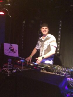 Thirtylicious mit DJ Pat Nightingale | Salzhaus Winterthur (ZH) > Freitag 25.08.2017 Thirtylicious mit DJ Pat Nightingale | Salzhaus Winterthur (ZH) > Freitag 25.08.2017