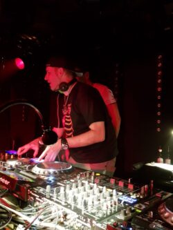 Thirtylicious mit DJ Pat Nightingale | Salzhaus Winterthur (ZH) > Freitag 23.02.2018 | Thirtylicious (Tanzen ab 30) Thirtylicious mit DJ Pat Nightingale | Salzhaus Winterthur (ZH) > Freitag 23.02.2018 | Thirtylicious (Tanzen ab 30)
