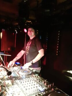 Thirtylicious mit DJ Pat Nightingale | Salzhaus Winterthur (ZH) > Freitag 23.02.2018 | Thirtylicious (Tanzen ab 30) Thirtylicious mit DJ Pat Nightingale | Salzhaus Winterthur (ZH) > Freitag 23.02.2018 | Thirtylicious (Tanzen ab 30)